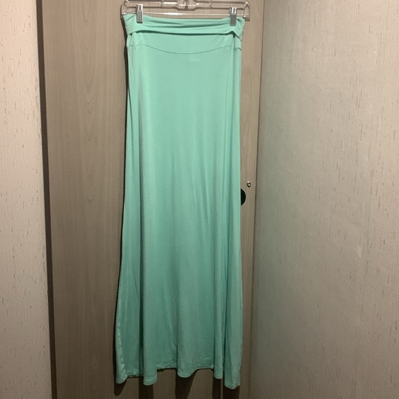 Hershe Medium Mint Green Maxi Skirt - Picture 8 of 8